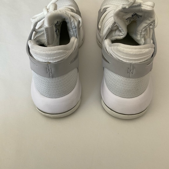 Nike Zoom Kevin Durant Sneakers in White Size 6.5Y - Picture 7 of 12